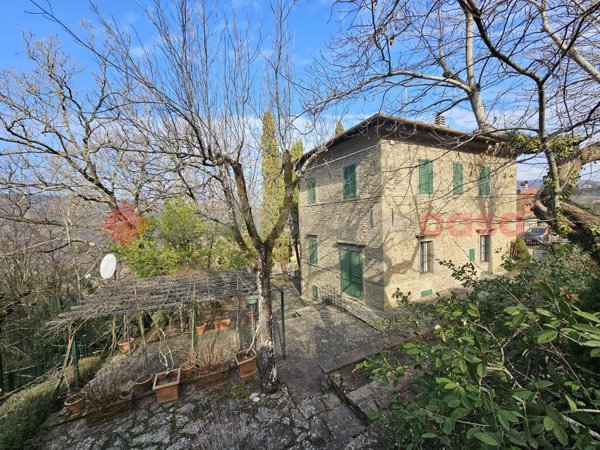 casa indipendente in vendita a Chitignano
