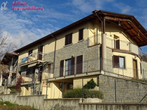 casa indipendente in vendita a Chitignano