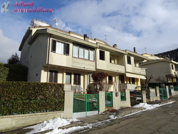 casa indipendente in vendita a Chitignano