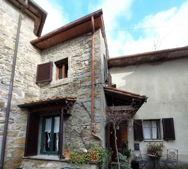 casa indipendente in vendita a Chitignano