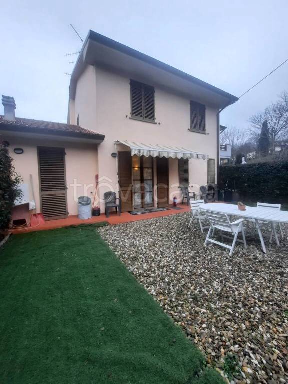 casa indipendente in vendita a Chitignano