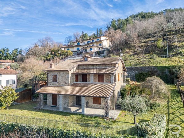 casa indipendente in vendita a Chitignano