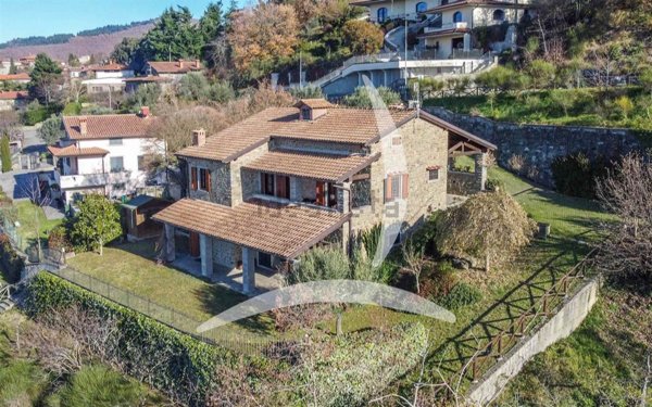 casale in vendita a Chitignano