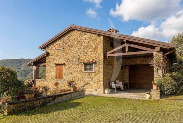 casale in vendita a Chitignano