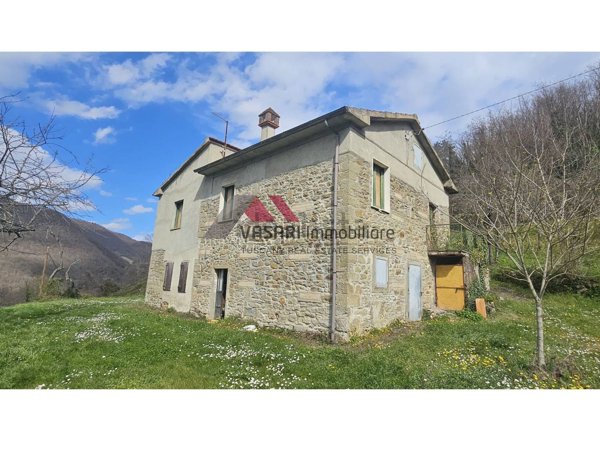 casa indipendente in vendita a Chitignano