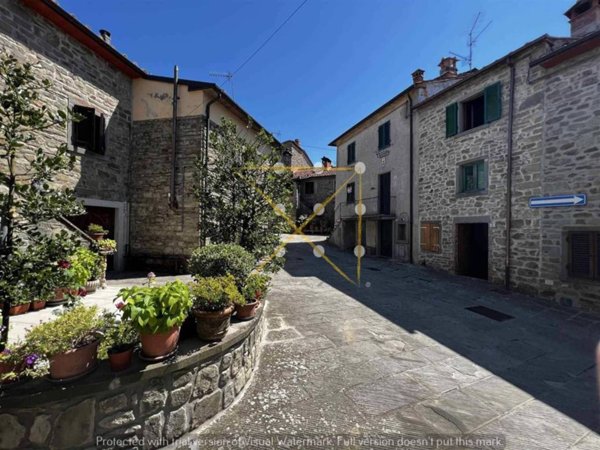 casa indipendente in vendita a Chitignano