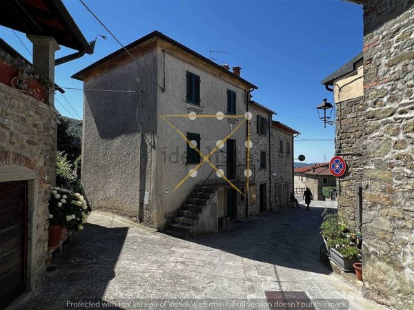 casa indipendente in vendita a Chitignano