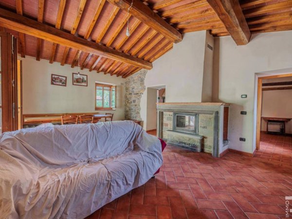 casa indipendente in vendita a Chitignano in zona Rosina