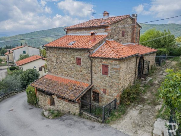 casa indipendente in vendita a Chitignano