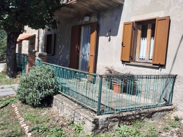 casa indipendente in vendita a Chiusi della Verna in zona Val della Meta