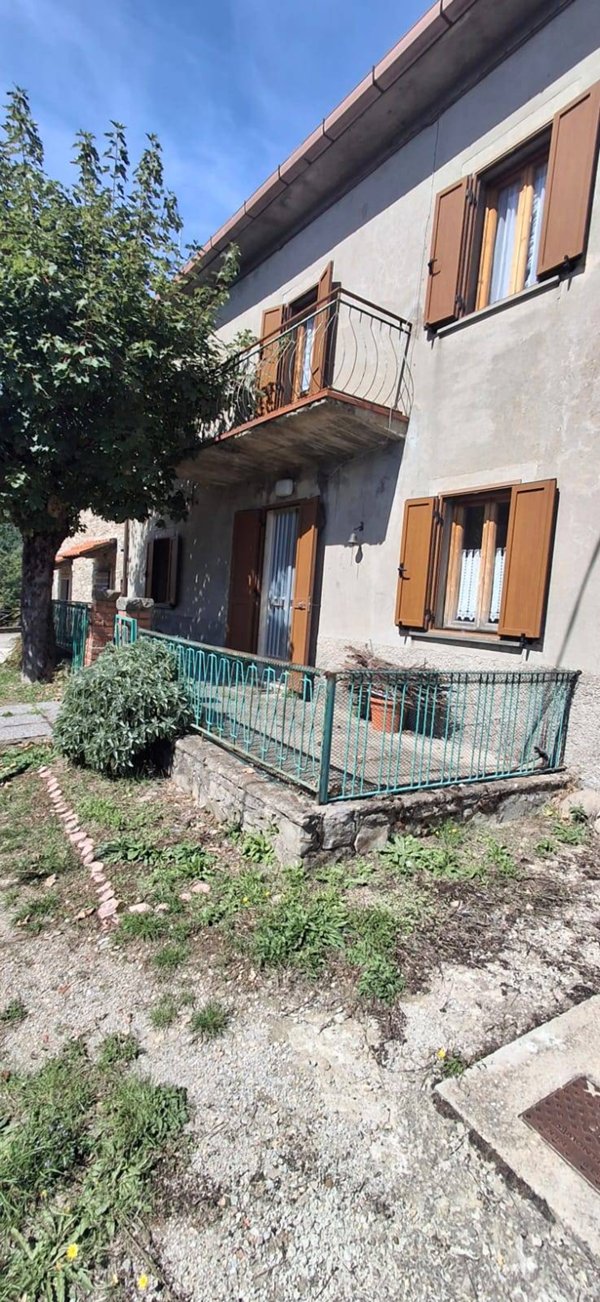 casa indipendente in vendita a Chiusi della Verna in zona Val della Meta