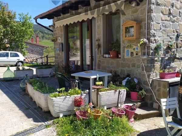 casa indipendente in vendita a Chiusi della Verna in zona Compito