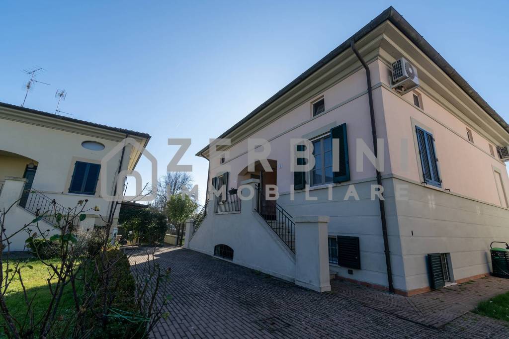casa indipendente in vendita a Civitella in Val di Chiana in zona Pieve al Toppo