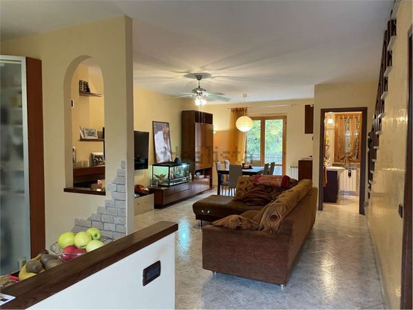 casa indipendente in vendita a Civitella in Val di Chiana in zona Tegoleto