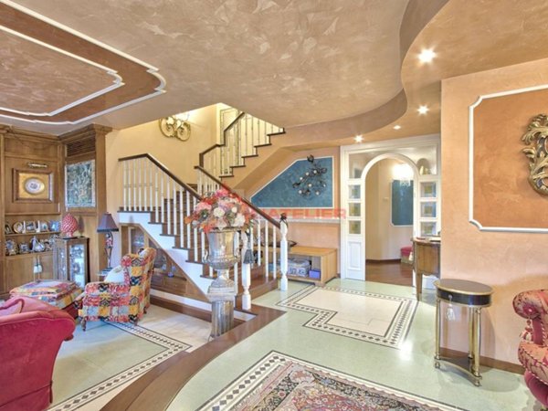 casa indipendente in vendita a Civitella in Val di Chiana in zona Pieve al Toppo