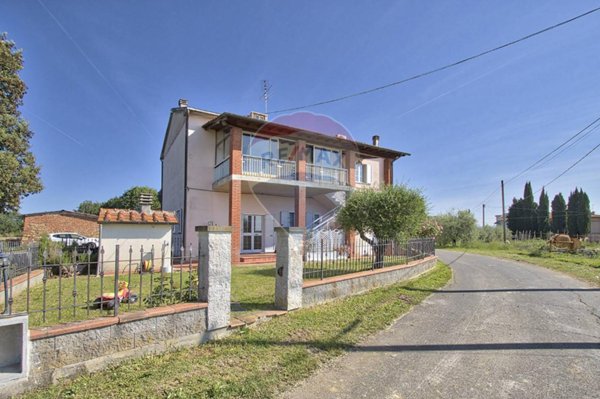 casa indipendente in vendita a Civitella in Val di Chiana in zona Tegoleto