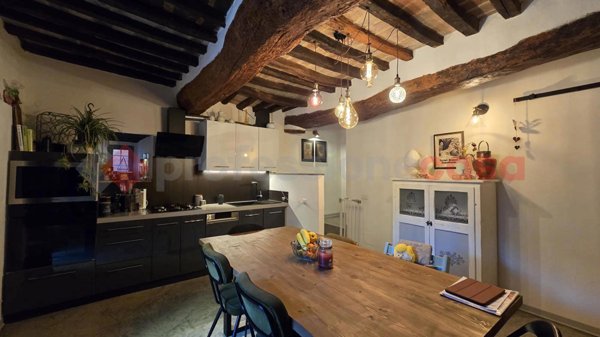 casa indipendente in vendita a Civitella in Val di Chiana in zona Viciomaggio