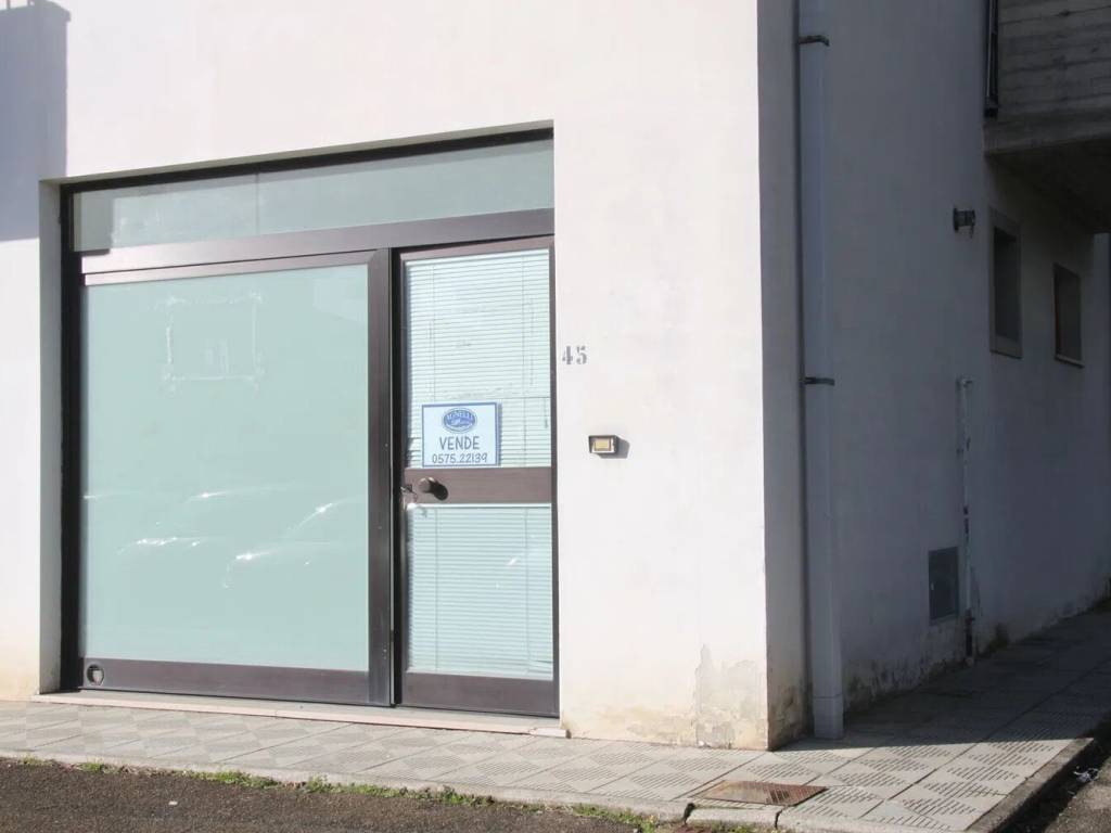ufficio in vendita a Civitella in Val di Chiana in zona Pieve al Toppo