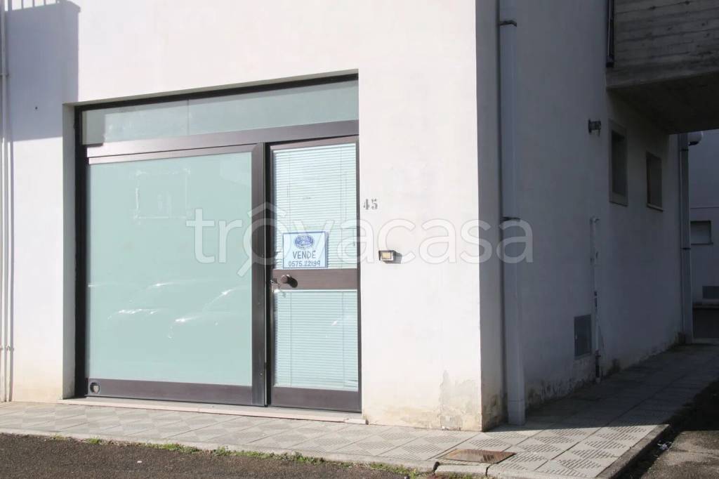 ufficio in vendita a Civitella in Val di Chiana in zona Pieve al Toppo