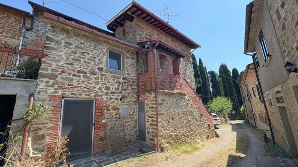 appartamento in vendita a Civitella in Val di Chiana in zona Viciomaggio