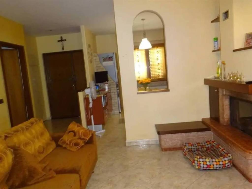 casa indipendente in vendita a Civitella in Val di Chiana in zona Tegoleto