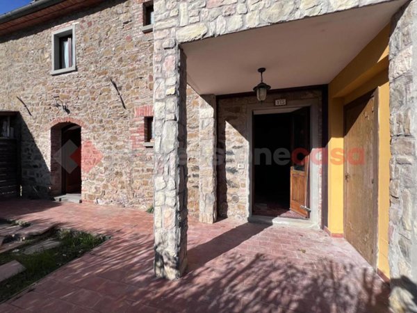 appartamento in vendita a Civitella in Val di Chiana in zona Albergo