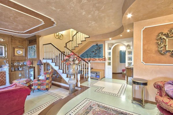 casa indipendente in vendita a Civitella in Val di Chiana in zona Pieve al Toppo