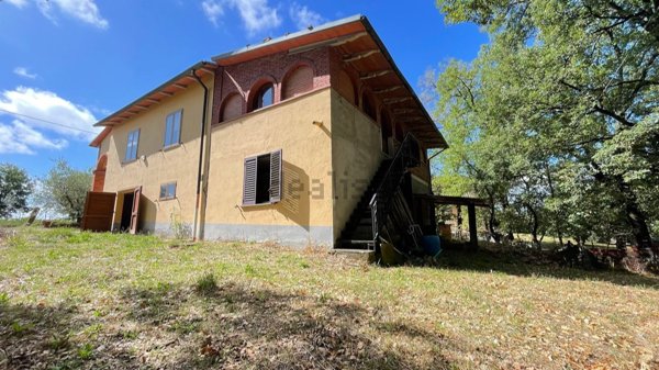 casa indipendente in vendita a Civitella in Val di Chiana in zona Albergo