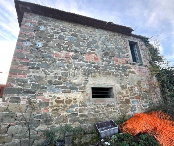 casa indipendente in vendita a Civitella in Val di Chiana in zona Albergo