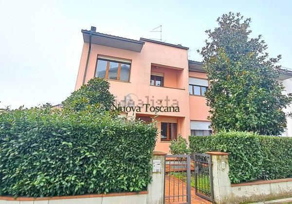 casa indipendente in vendita a Civitella in Val di Chiana in zona Pieve al Toppo