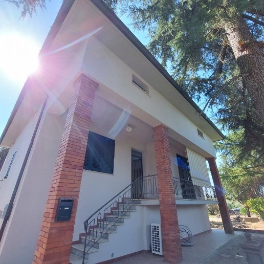 casa indipendente in vendita a Civitella in Val di Chiana in zona Tegoleto