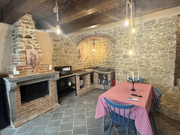 casa indipendente in vendita a Civitella in Val di Chiana in zona Ciggiano