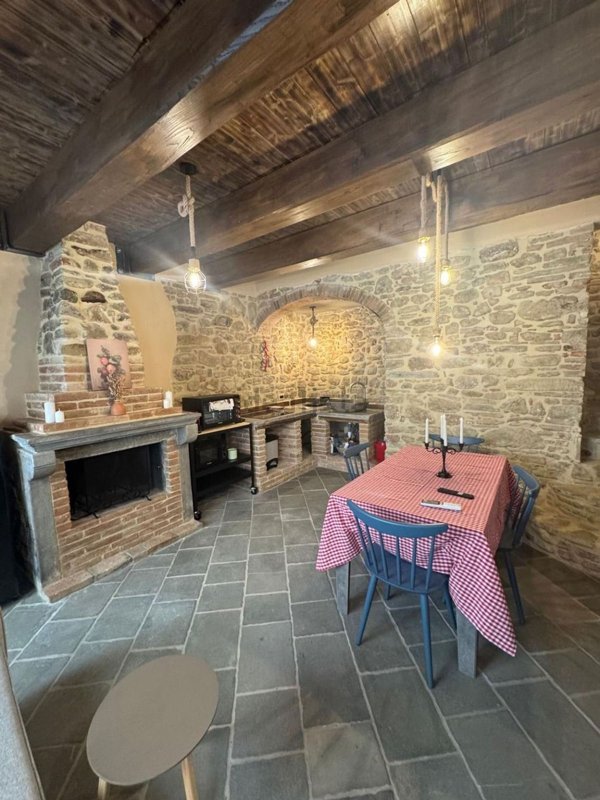 casa indipendente in vendita a Civitella in Val di Chiana in zona Ciggiano