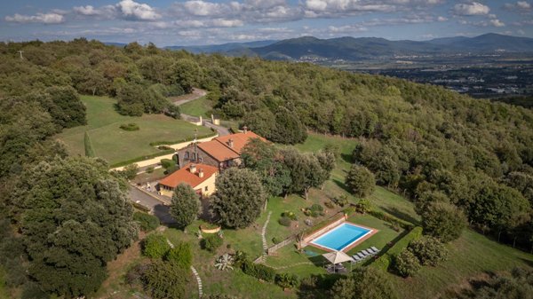 casa indipendente in vendita a Civitella in Val di Chiana in zona Oliveto