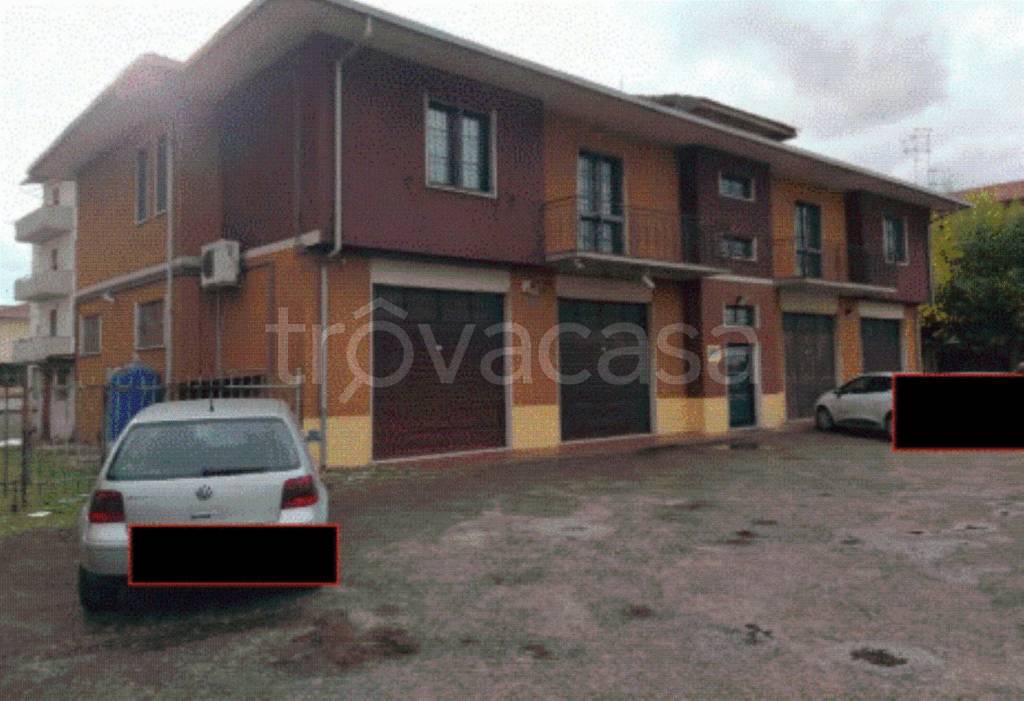 negozio in vendita a Civitella in Val di Chiana in zona Pieve al Toppo