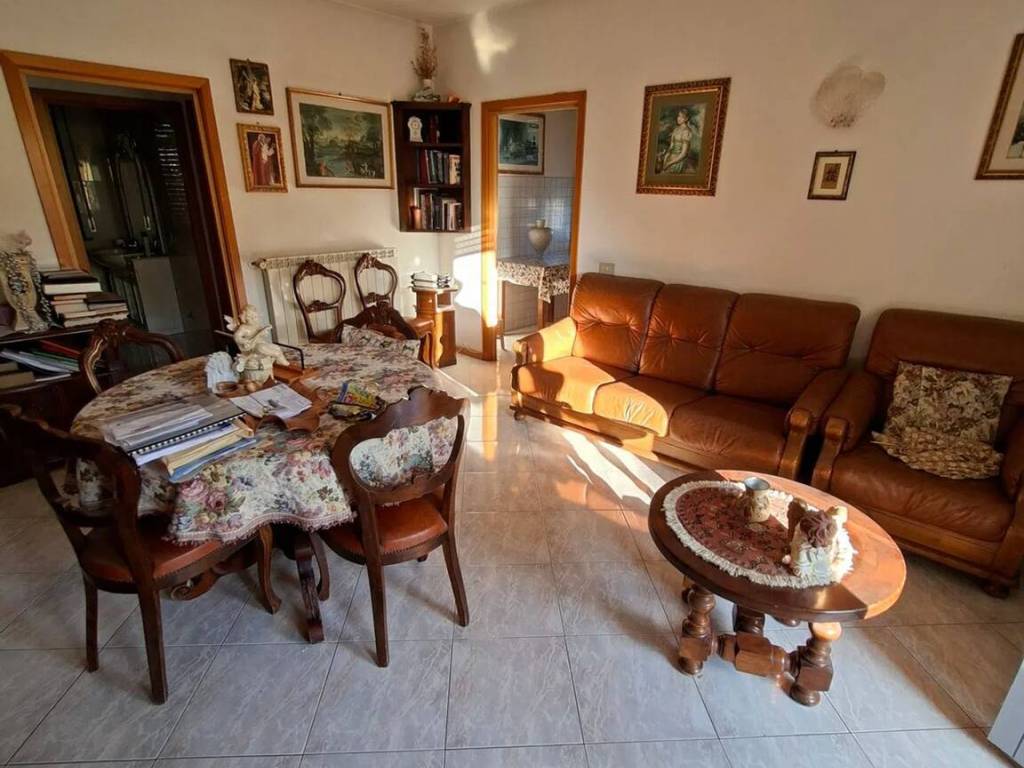 appartamento in vendita a Civitella in Val di Chiana in zona Albergo