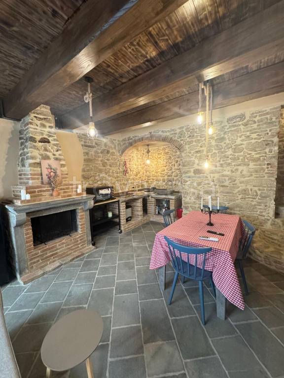 casa indipendente in vendita a Civitella in Val di Chiana in zona Ciggiano