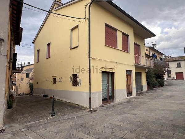 casa indipendente in vendita a Civitella in Val di Chiana in zona Tegoleto