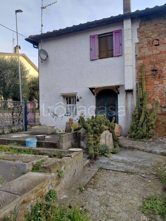 casa indipendente in vendita a Civitella in Val di Chiana in zona Albergo