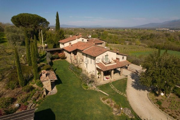casa indipendente in vendita a Civitella in Val di Chiana in zona Pieve a Maiano