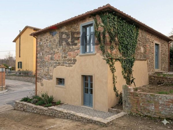 casa indipendente in vendita a Civitella in Val di Chiana in zona Albergo