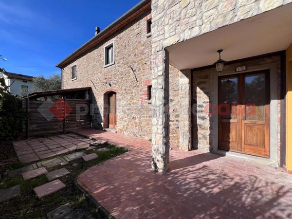 appartamento in vendita a Civitella in Val di Chiana in zona Albergo