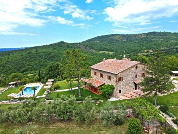 casa indipendente in vendita a Civitella in Val di Chiana in zona Cornia