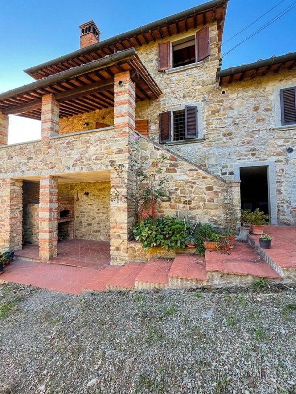 casa indipendente in vendita a Civitella in Val di Chiana in zona Pieve a Maiano