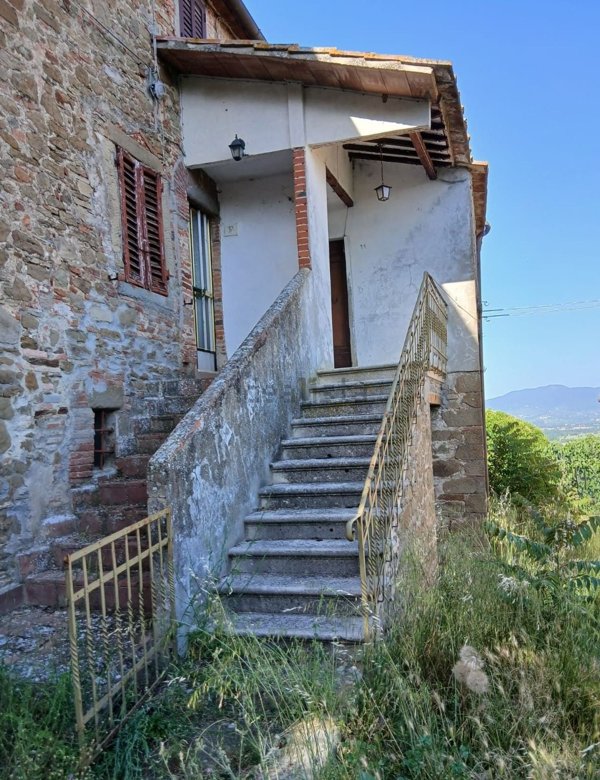 casa indipendente in vendita a Civitella in Val di Chiana in zona Oliveto