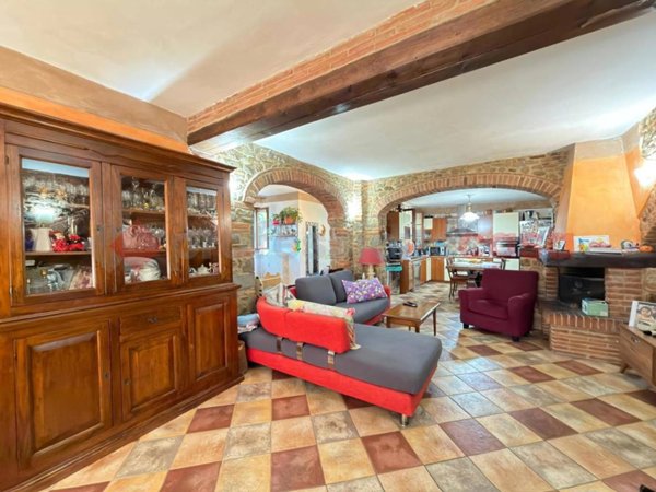 casa indipendente in vendita a Civitella in Val di Chiana in zona Tegoleto