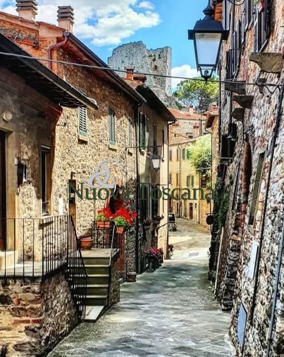casa indipendente in vendita a Civitella in Val di Chiana in zona Cornia