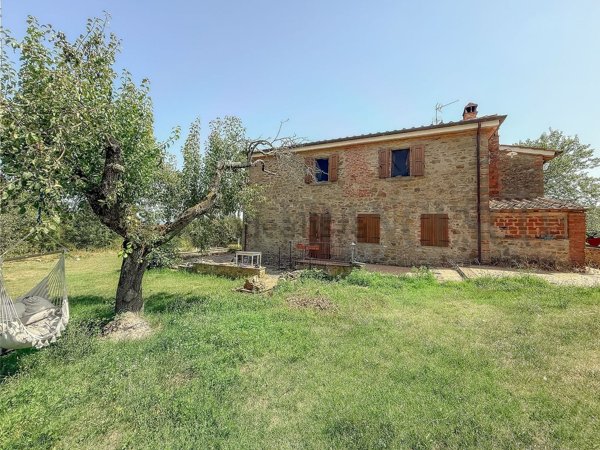 casa indipendente in vendita a Civitella in Val di Chiana in zona Tuori