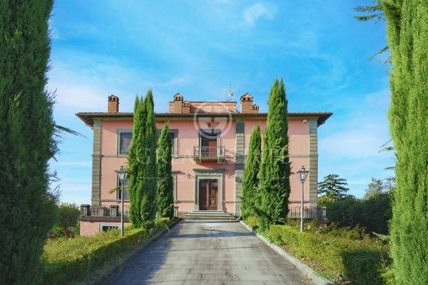 casa indipendente in vendita a Cortona