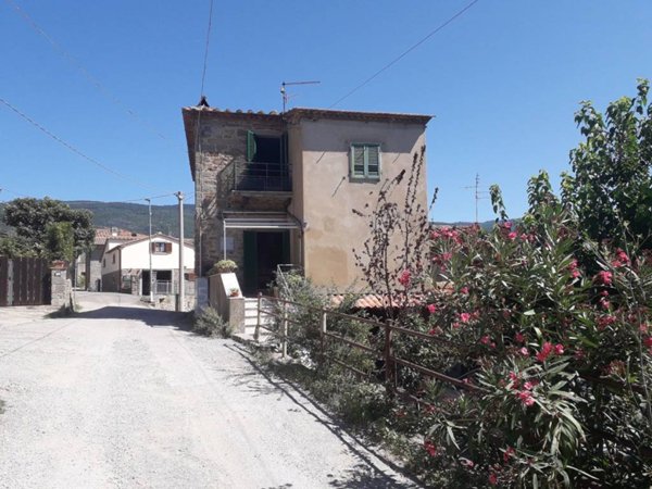 casa indipendente in vendita a Cortona in zona Casale